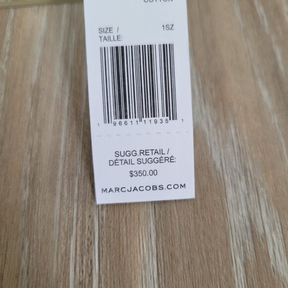 Marc Jacobs NWT Trademarc Small Tote | White | Retails $350 - Picture 4 of 9